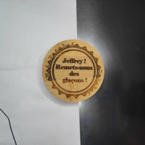 Ouvre-bouteille magnetique